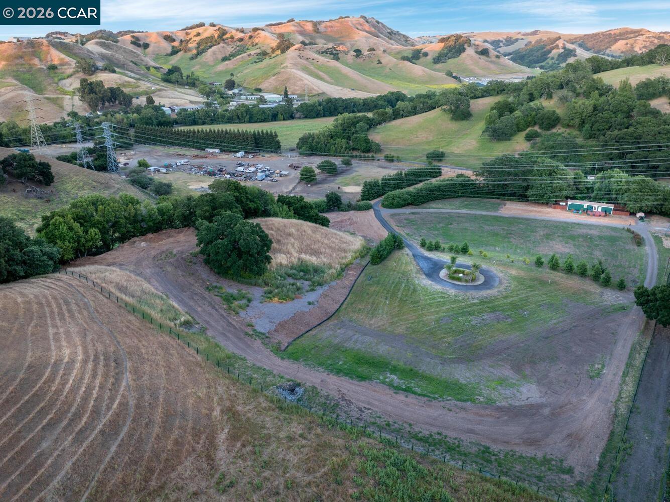 60 Hampton Road Martinez, CA 94553 - Photo 5 of 39