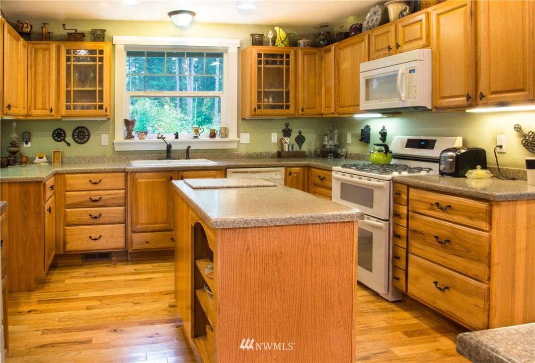 9938 Jones Road Southwest Olympia, WA 98512 - Photo 11 of 16 Gallery Image 11
