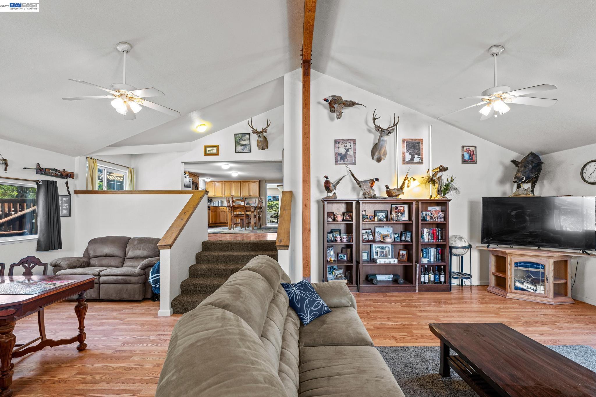 7777 Del Valle Road Livermore, CA 94550 - Photo 19 of 60 a living room with furniture and a flat screen tv