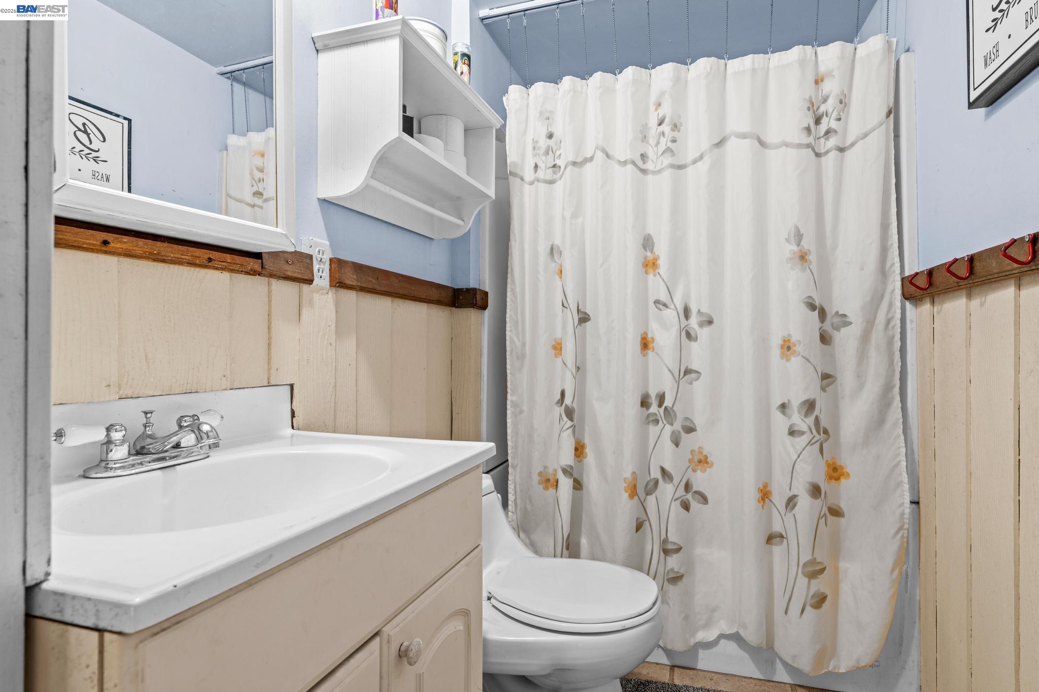 7777 Del Valle Road Livermore, CA 94550 - Photo 26 of 60 a bathroom with a sink toilet and shower