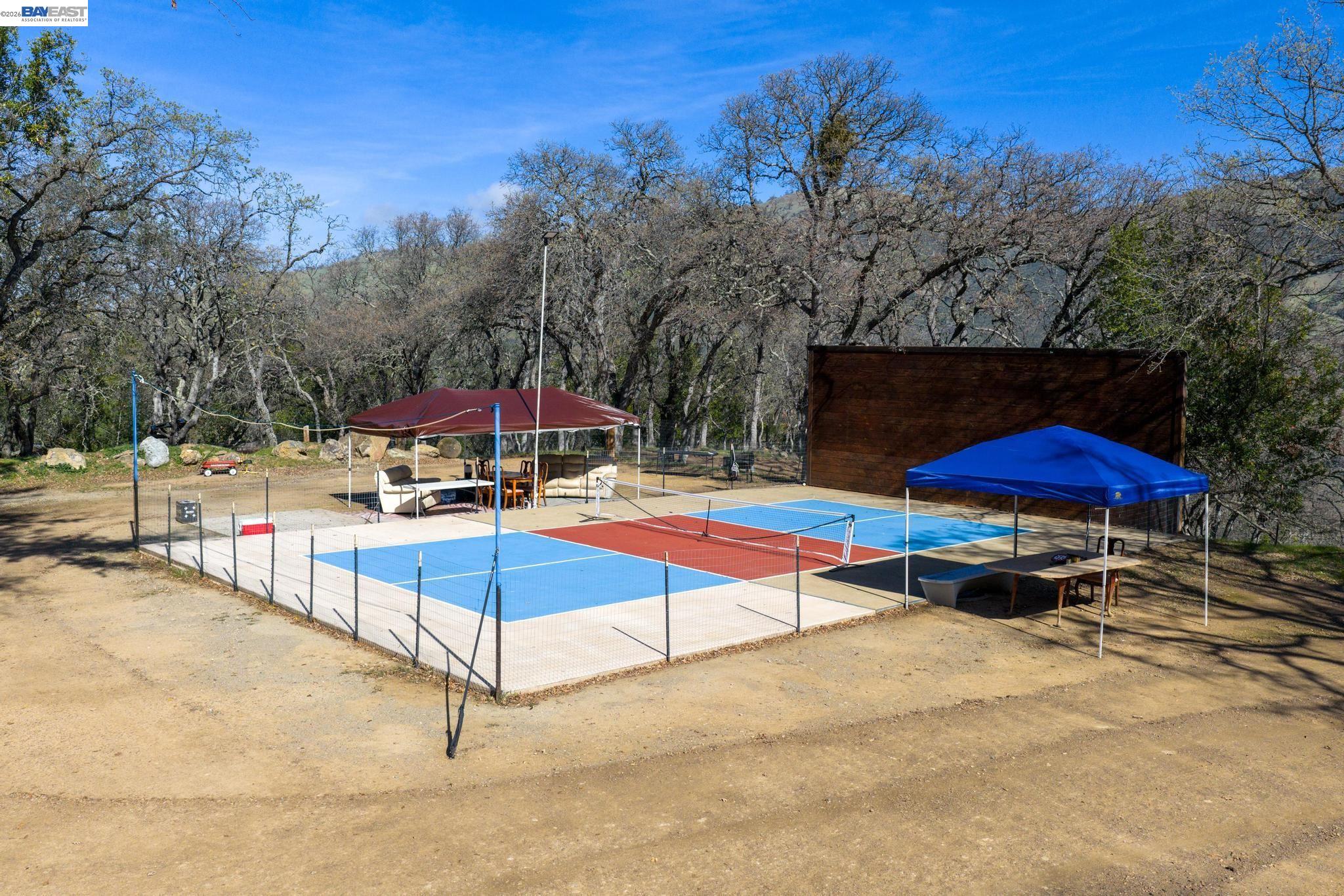 7777 Del Valle Road Livermore, CA 94550 - Photo 58 of 60 a view of a swimming pool with a lounge chairs