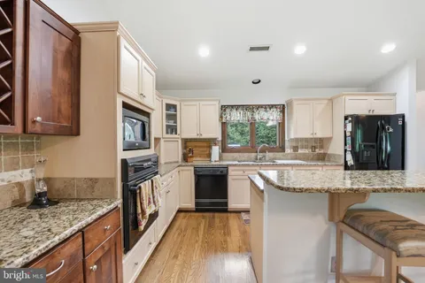 $1,100,000 | 4920 Brook Hills Drive, Annandale, VA 22003