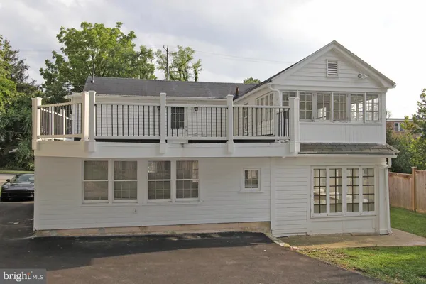 $3,995 | 233 East Montgomery Avenue, Ardmore, PA 19003