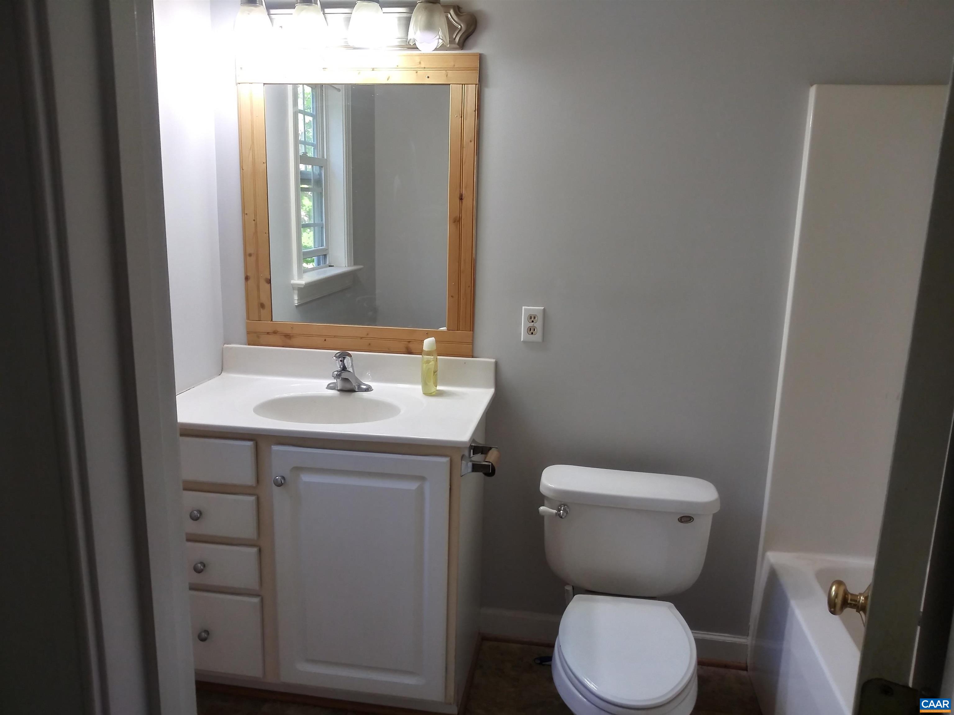 447 Hummingbird Road Scottsville, VA 24590 - Photo 10 of 13 Gallery Image 10