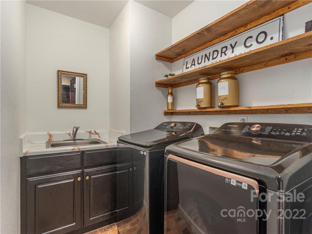 105 Selah Way Clyde, NC 28721 - Photo 13 of 32 Gallery Image 13