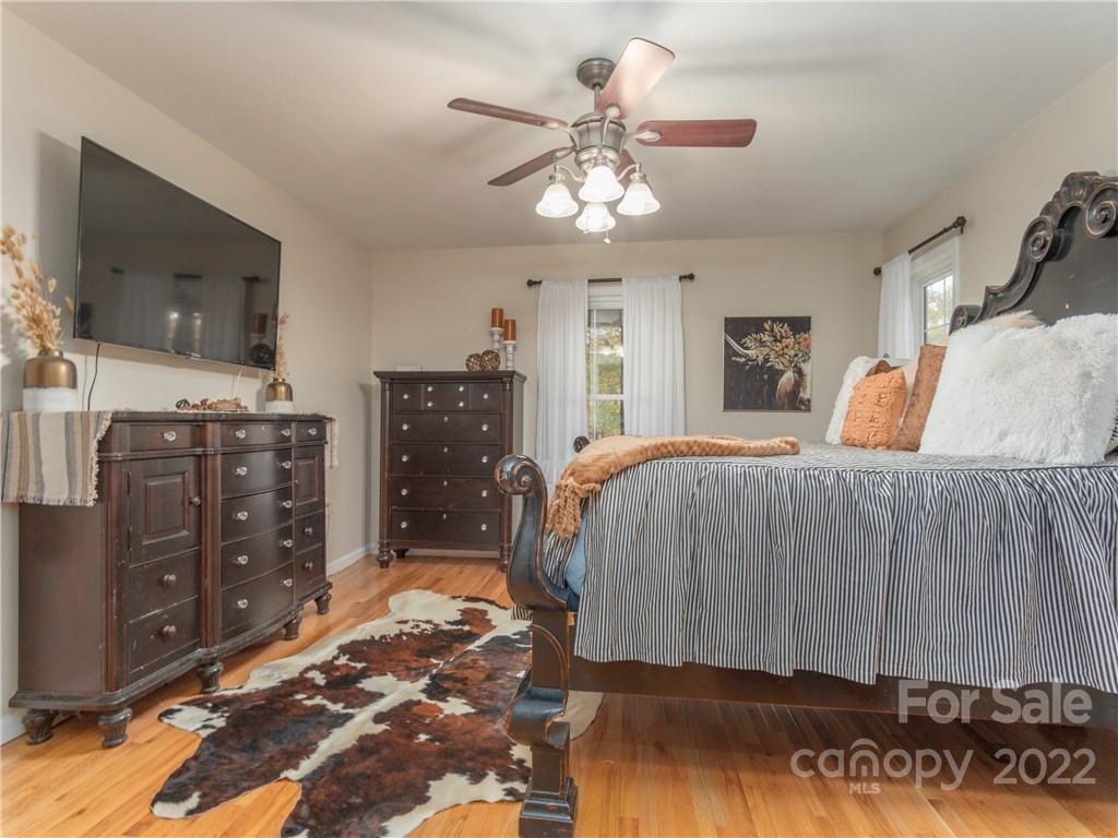 105 Selah Way Clyde, NC 28721 - Photo 15 of 32 Gallery Image 15