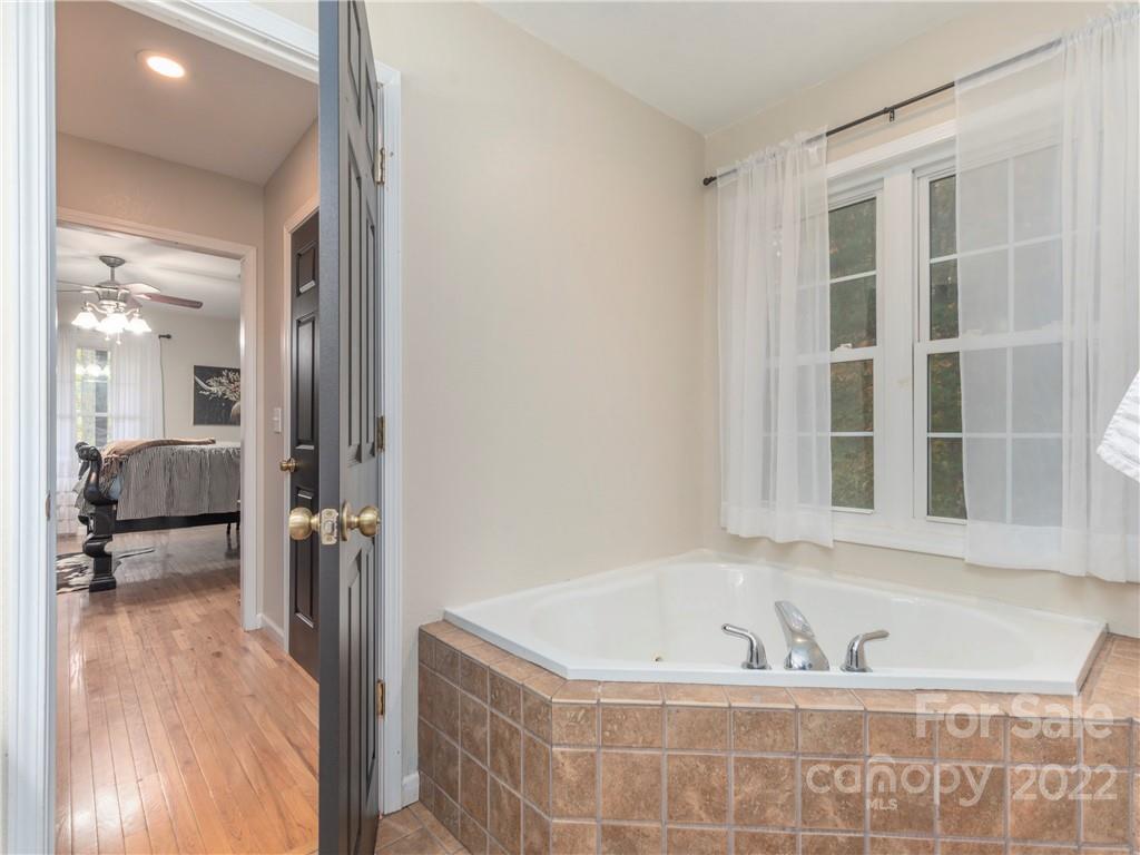 105 Selah Way Clyde, NC 28721 - Photo 17 of 32 Gallery Image 17