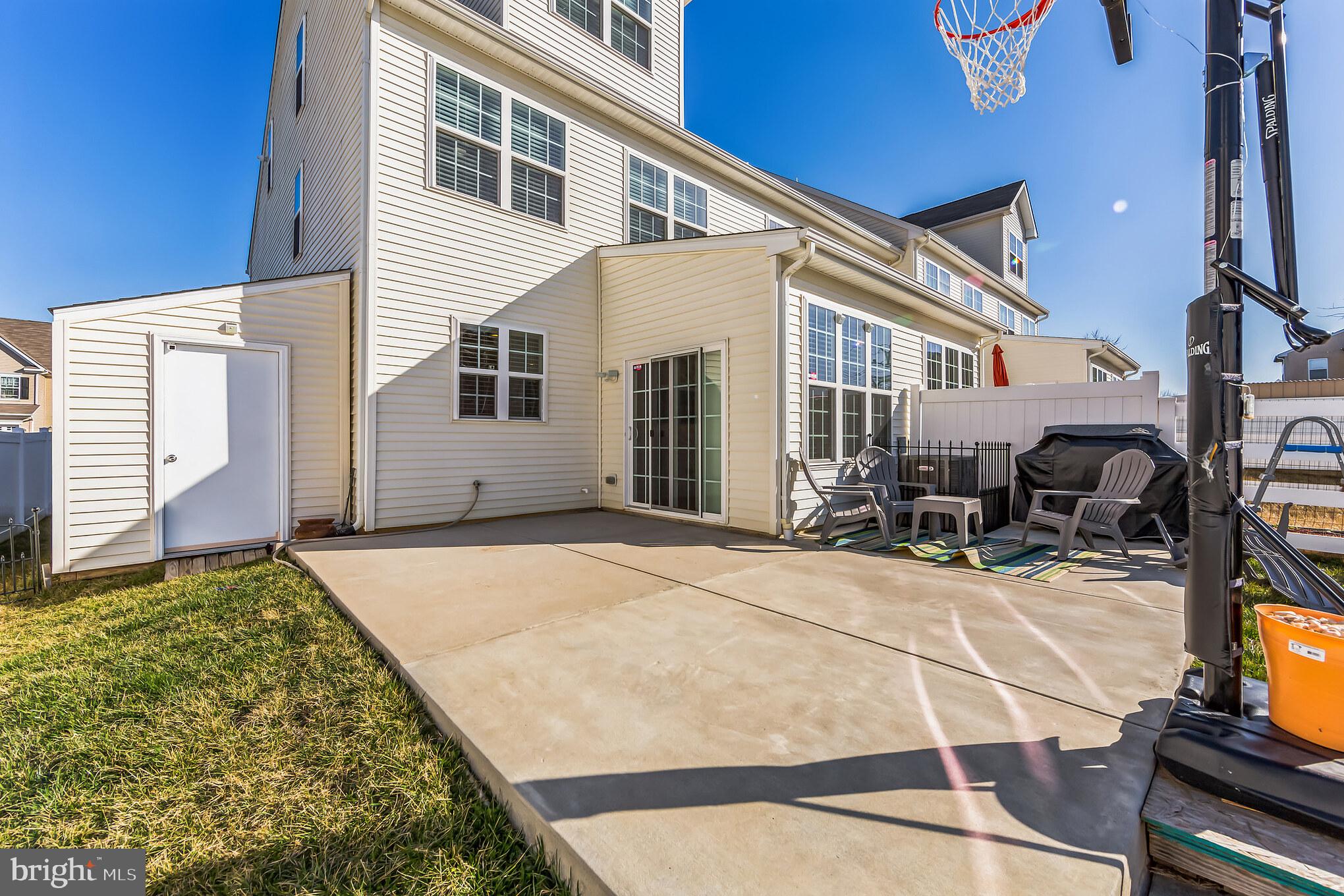 966 Lansdowne Road Middletown, DE 19709 - Photo 29 of 33 Rear Patio