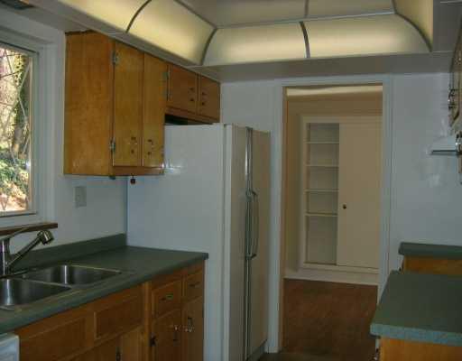 2509 Collins Road Pittsburgh, PA 15235 - Photo 5 of 8 Kitchen.