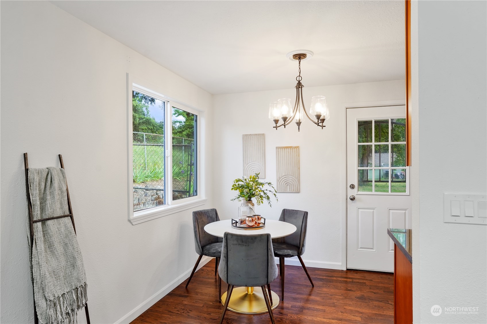 841 Southwest 306th Street Federal Way, WA 98023 - Photo 6 of 26 Gallery Image 6