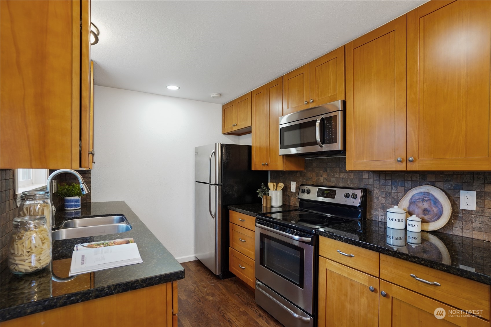 841 Southwest 306th Street Federal Way, WA 98023 - Photo 10 of 26 Gallery Image 10