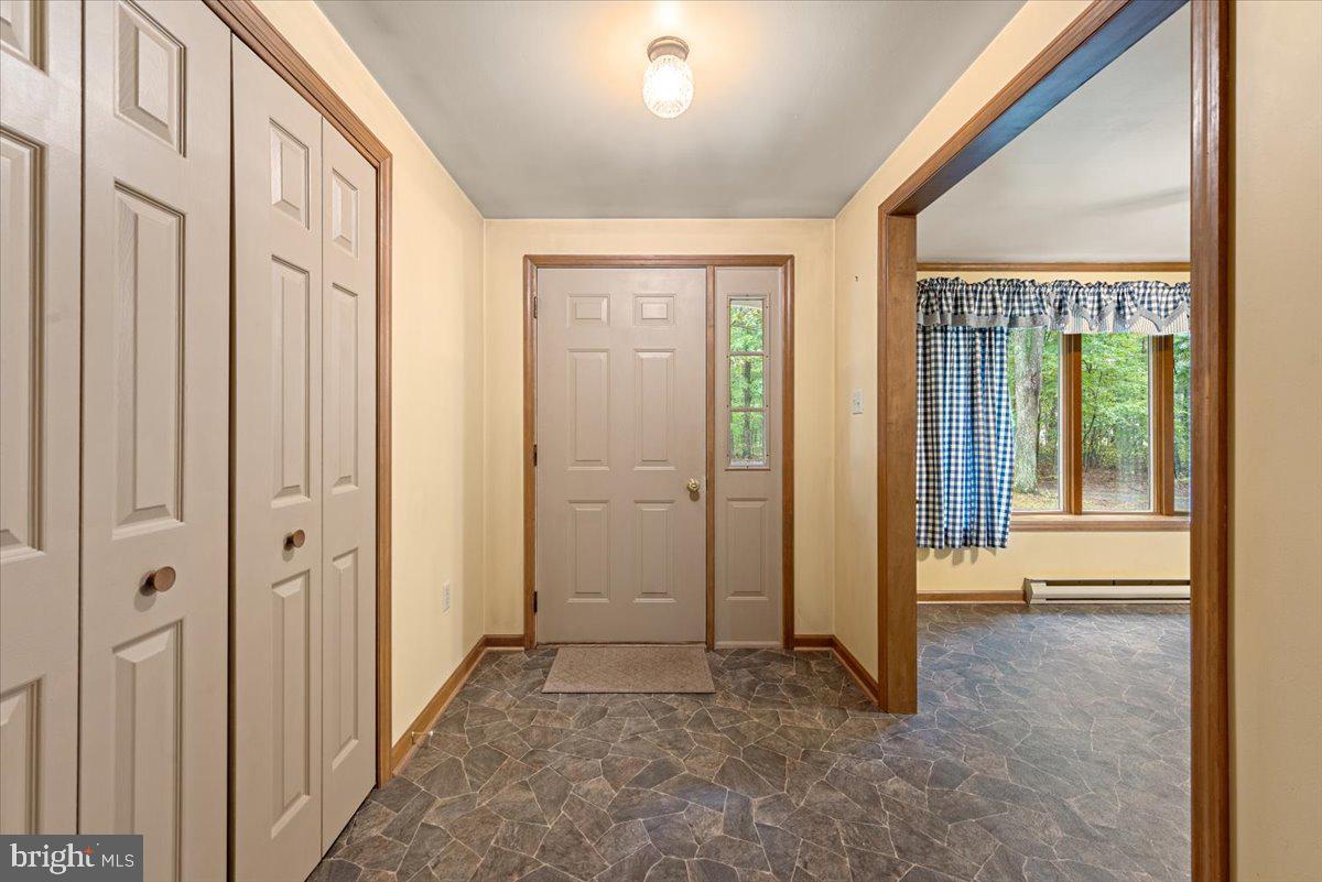 1077 Dicks Hollow Road Winchester, VA 22603 - Photo 4 of 26 Gallery Image 4