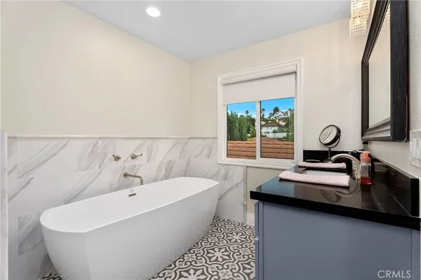 $3,495,000 | 1562 Wyndham Court Road, Santa Ana, CA 92705