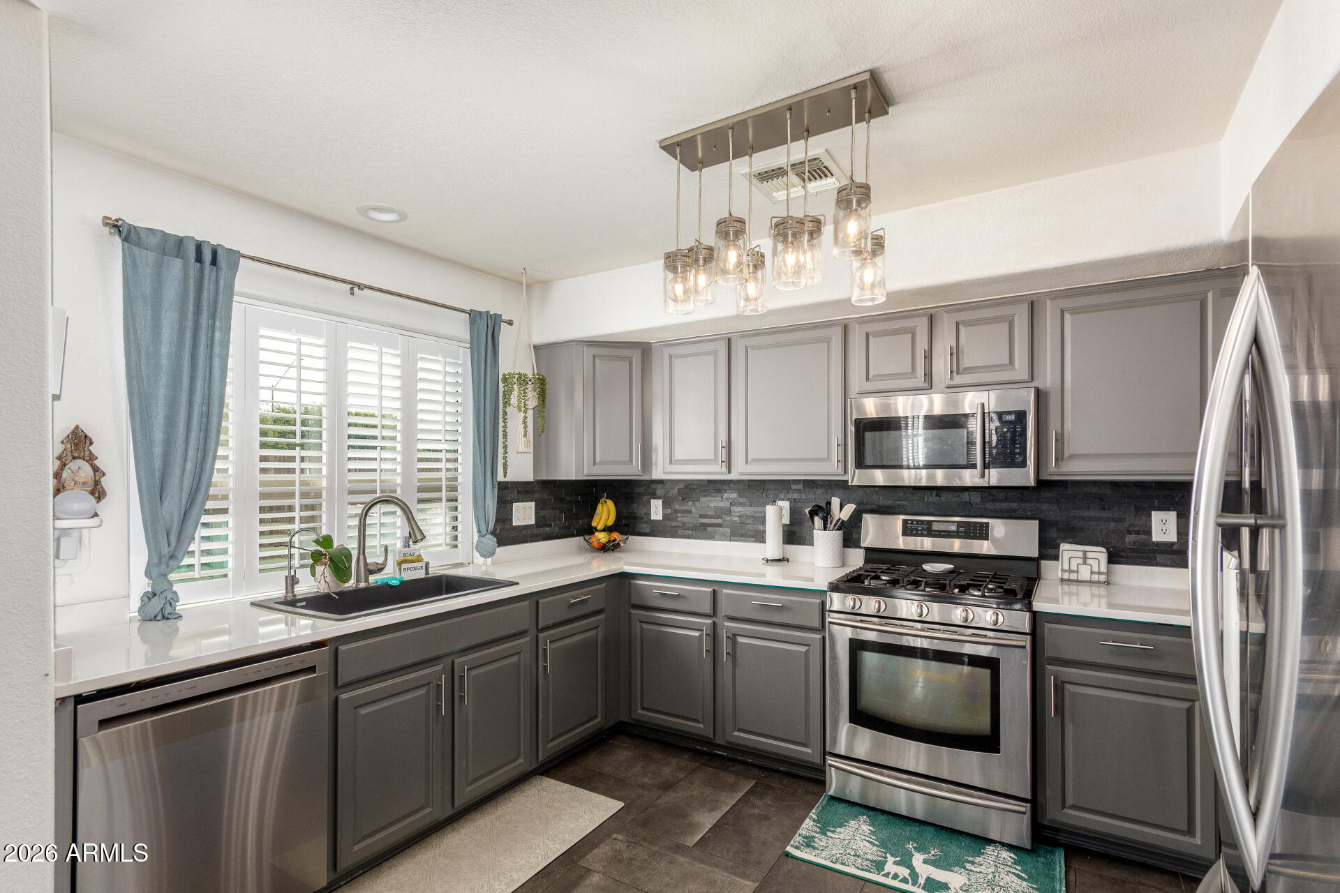 2435 West Via Dona Road Phoenix, AZ 85085 - Photo 13 of 41 13 Dona