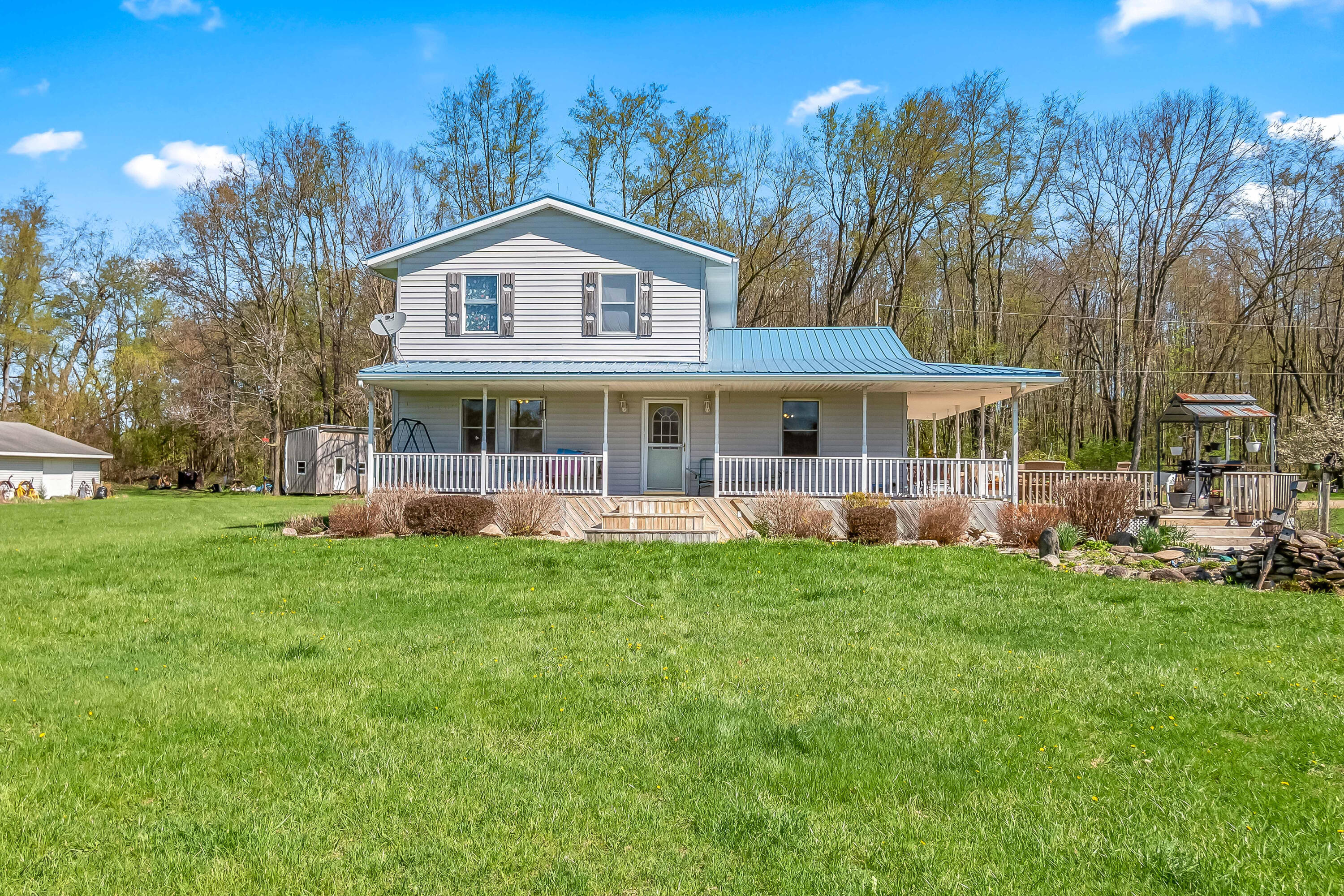 320 Jonesville Road Jonesville, MI 49250 - Photo 11 of 54 22