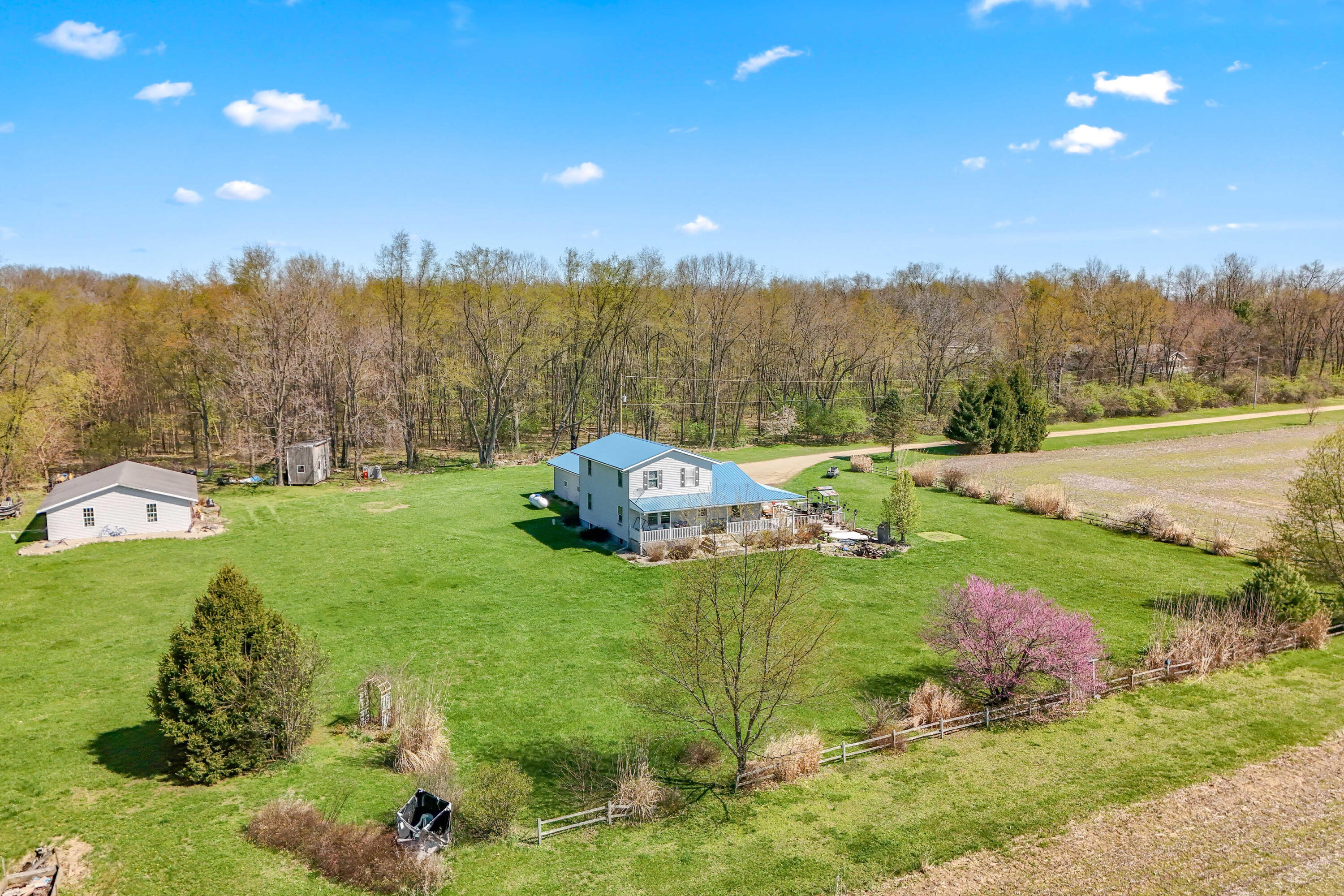 320 Jonesville Road Jonesville, MI 49250 - Photo 13 of 54 11
