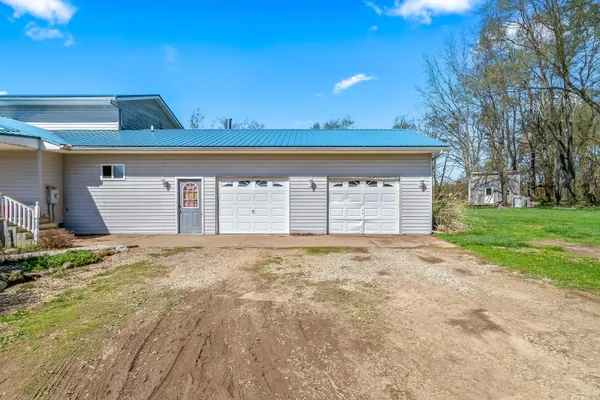 $475,000 | 320 Jonesville Road, Jonesville, MI 49250