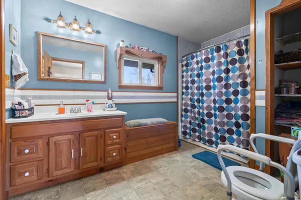 $475,000 | 320 Jonesville Road, Jonesville, MI 49250