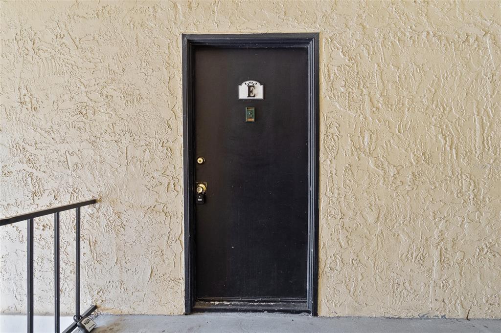916 Lake Destiny Road, Unit E Altamonte Springs, FL 32714 - Photo 3 of 26 a view of a door