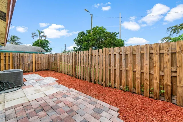 $2,000 | 4787 Gulfstream Road, Lake Worth, FL 33461