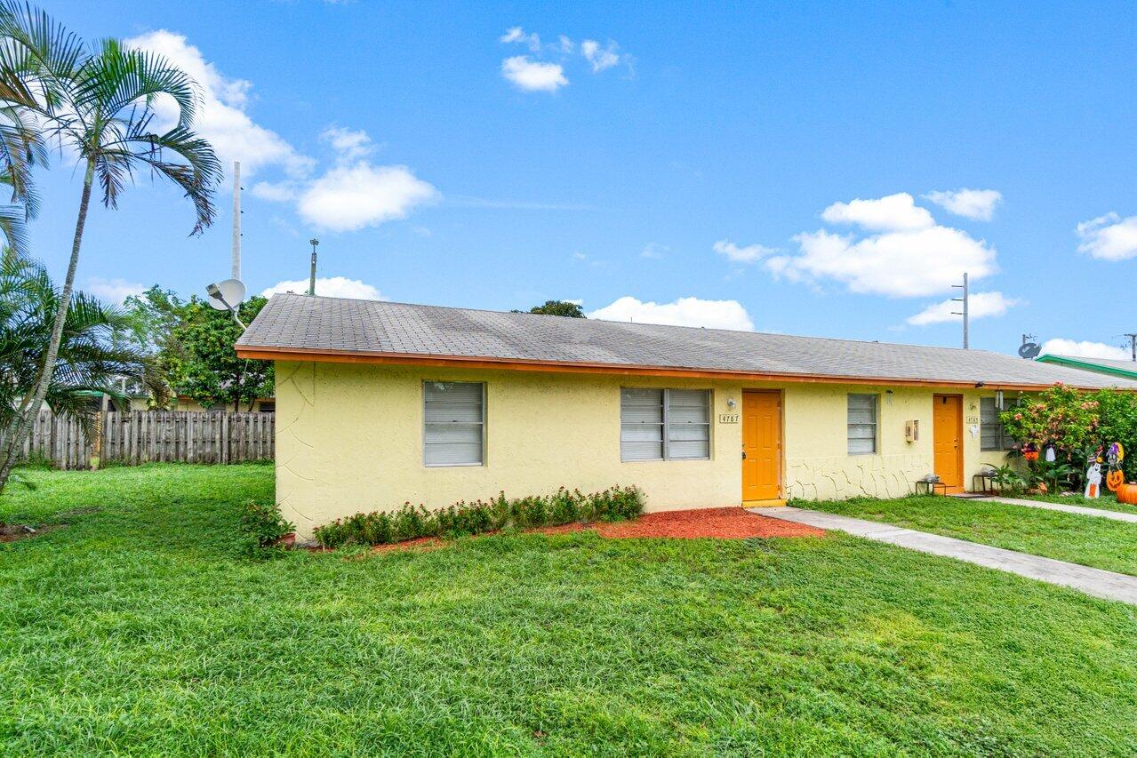 4787 Gulfstream Road Lake Worth, FL 33461 - Photo 2 of 19 002-4787GulfstreamRoad-LakeWorthBeach-FL