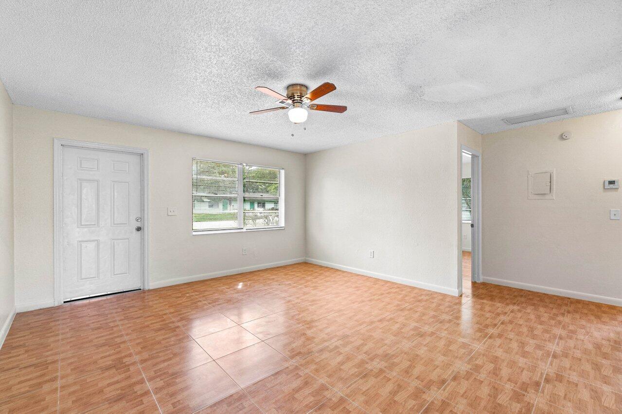 4787 Gulfstream Road Lake Worth, FL 33461 - Photo 4 of 19 004-4787GulfstreamRoad-LakeWorthBeach-FL