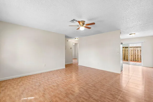 $2,000 | 4787 Gulfstream Road, Lake Worth, FL 33461