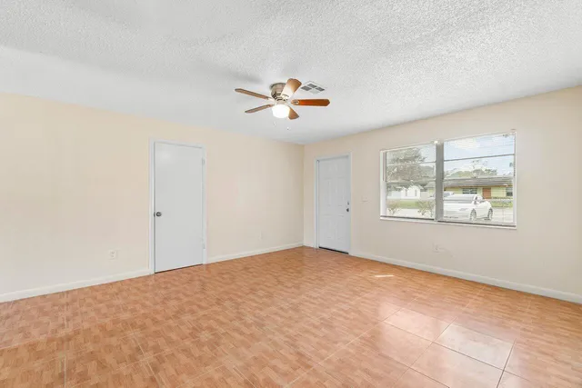 $2,000 | 4787 Gulfstream Road, Lake Worth, FL 33461