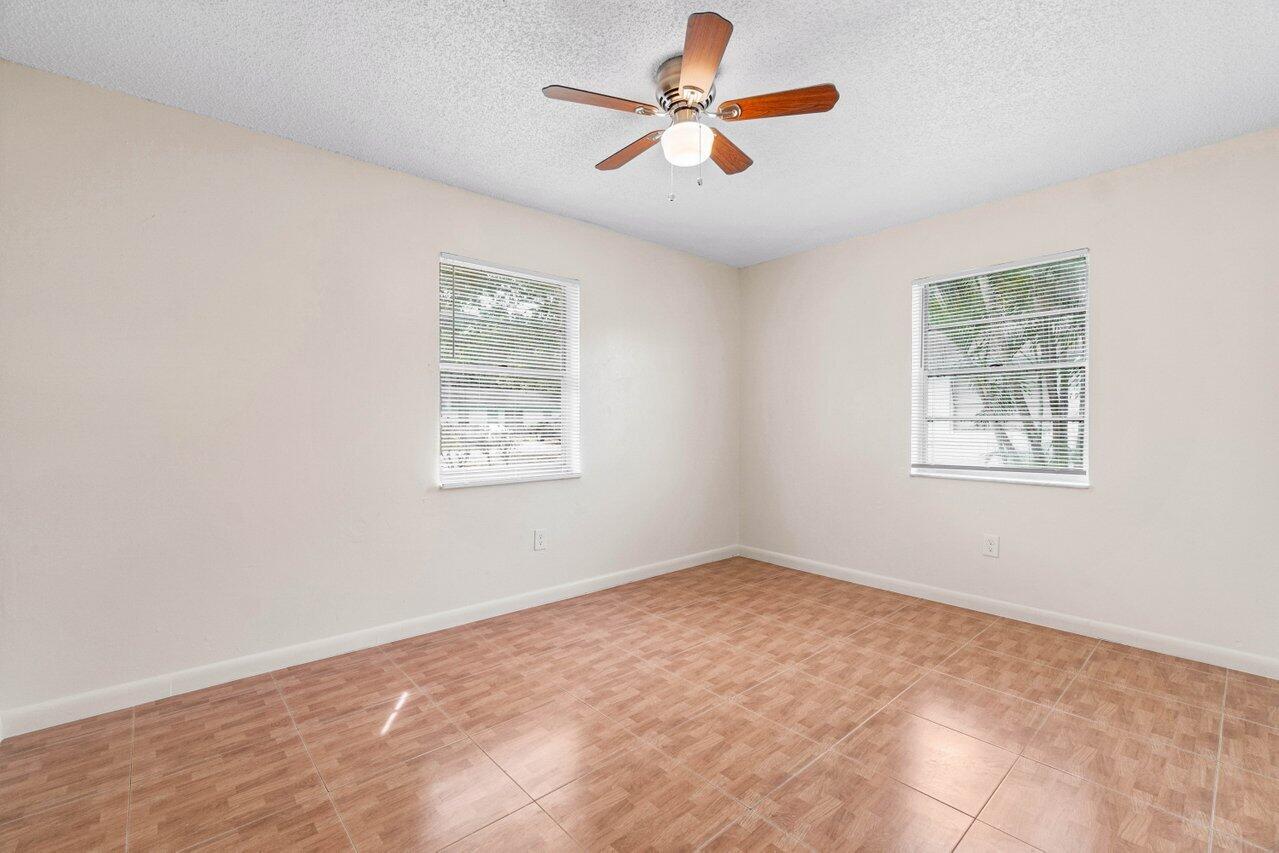 4787 Gulfstream Road Lake Worth, FL 33461 - Photo 8 of 19 008-4787GulfstreamRoad-LakeWorthBeach-FL