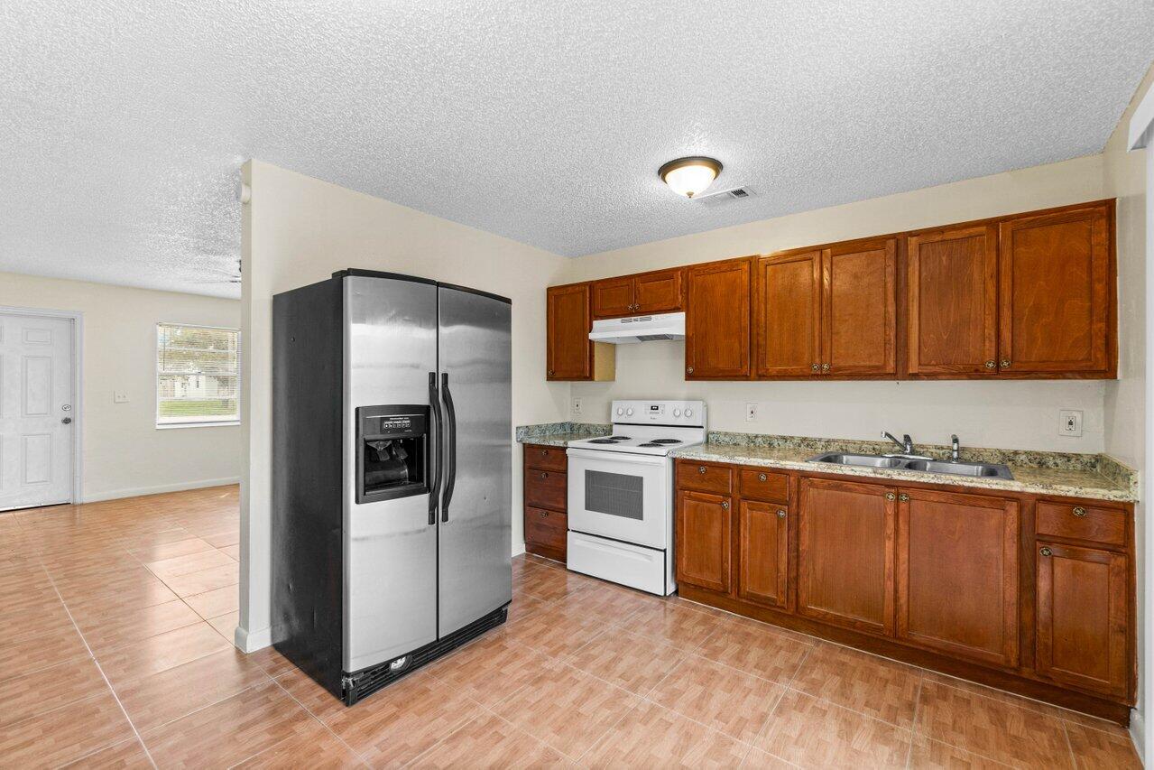 4787 Gulfstream Road Lake Worth, FL 33461 - Photo 9 of 19 009-4787GulfstreamRoad-LakeWorthBeach-FL