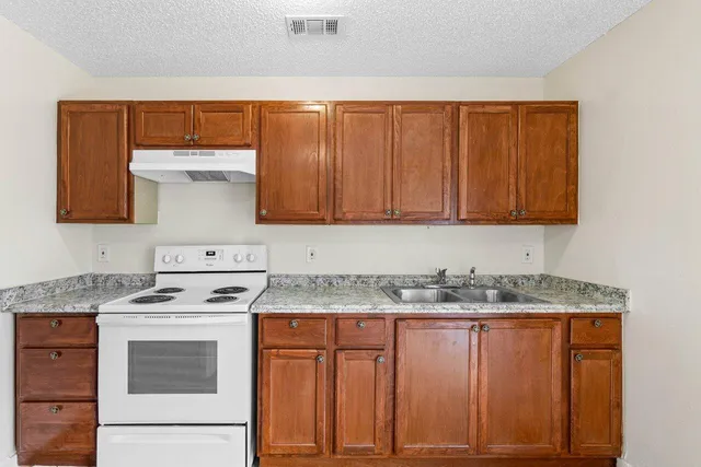 $2,000 | 4787 Gulfstream Road, Lake Worth, FL 33461