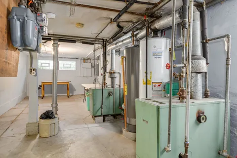 a view of utility room