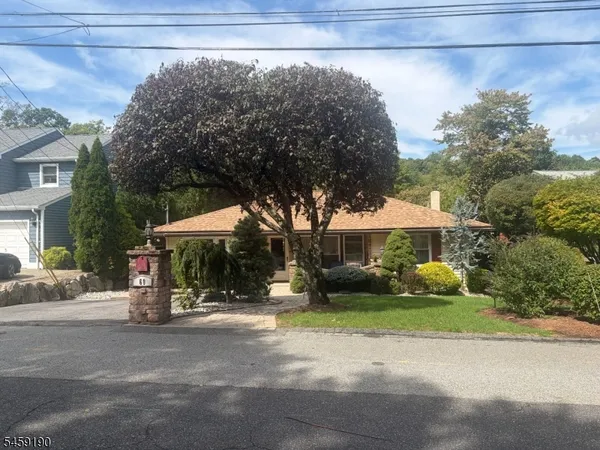 $569,900 | 60 Comanche Avenue, Rockaway, NJ 07866