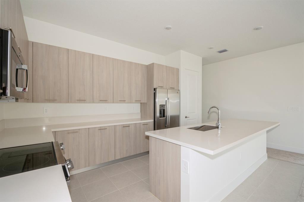 12290 Southwest 44th Court Davie, FL 33328 - Photo 2 of 44