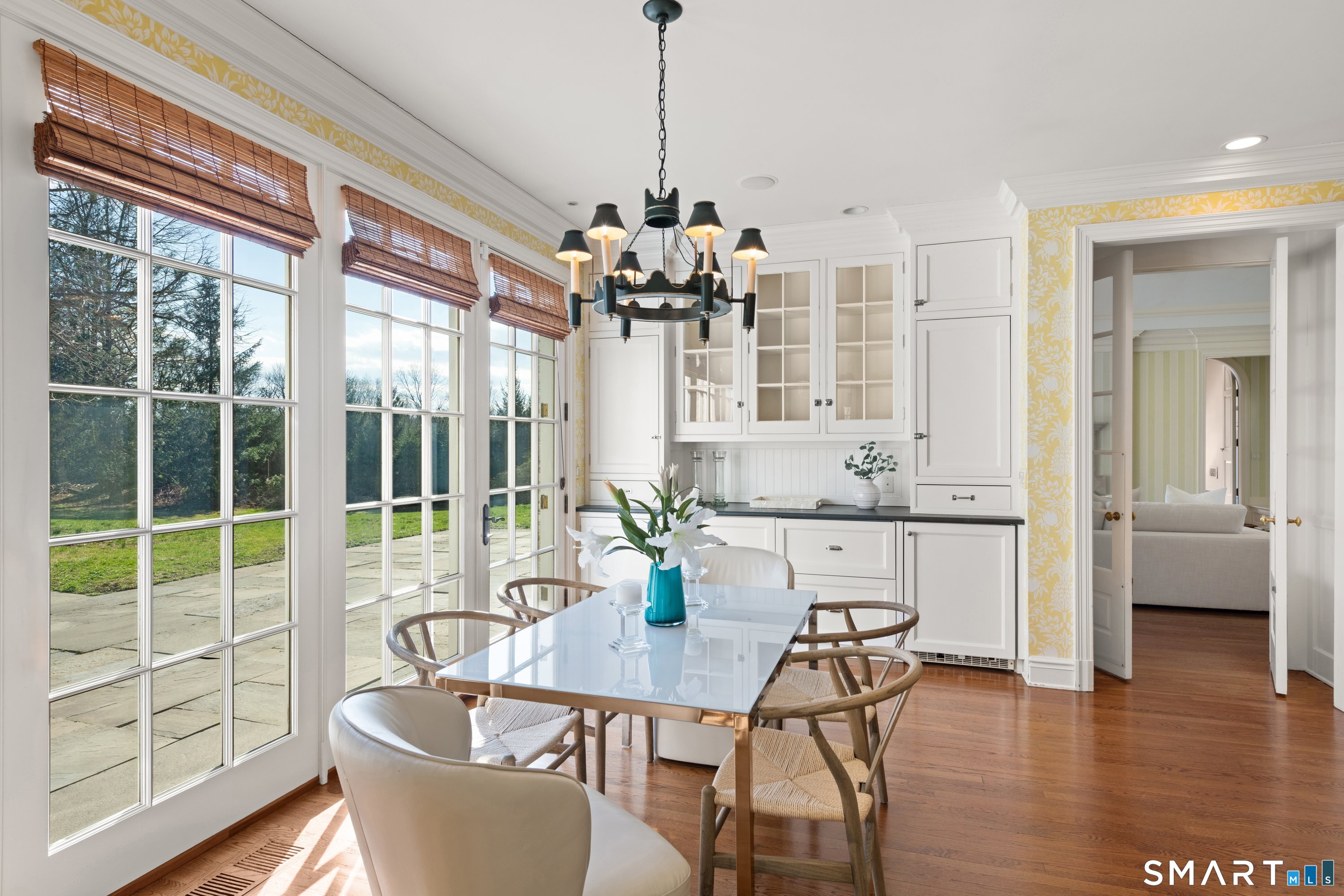 131 Pecksland Road Greenwich, CT 06831 - Photo 13 of 36 Eat-in Kitchen area