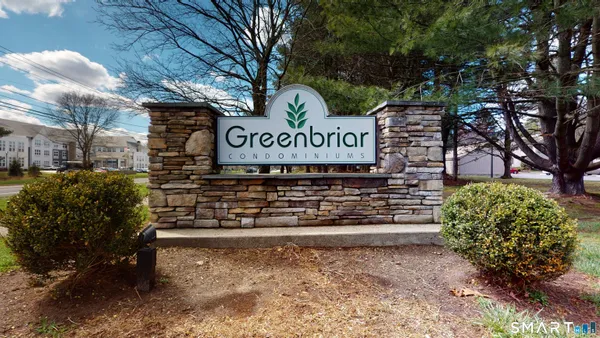 $2,400 | 12 Greenbriar Drive, Unit A, Farmington, CT 06032