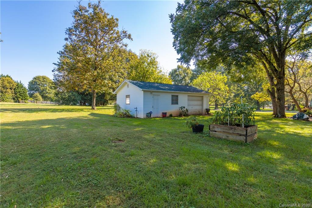 1851 Safriet Road Statesville, NC 28625 - Photo 34 of 36 Gallery Image 34