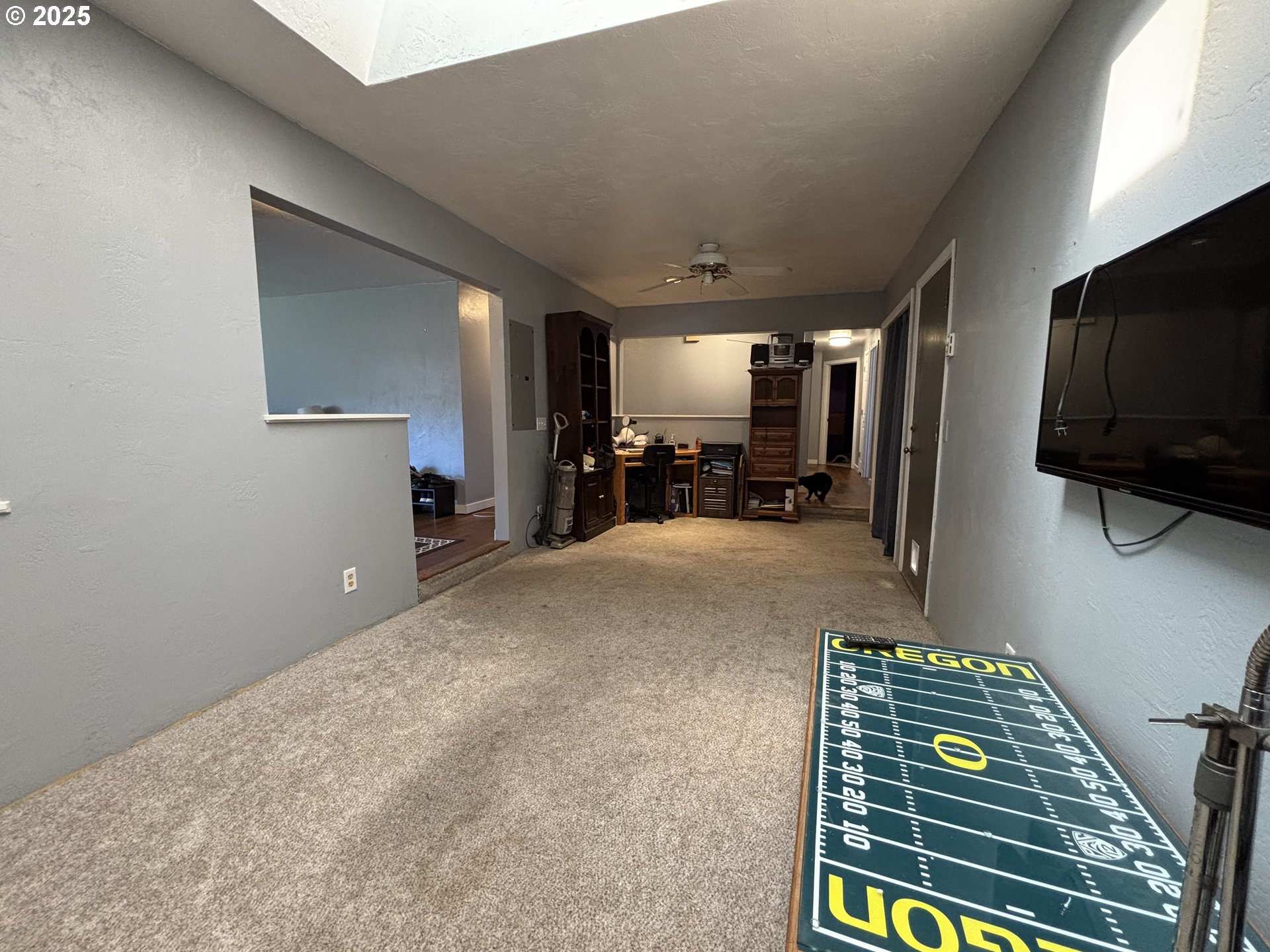 7066 Aster Street Springfield, OR 97478 - Photo 10 of 46 a view of livingroom with furniture
