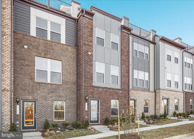 $2,900 | 8796 Noether Street, Manassas, VA 20110