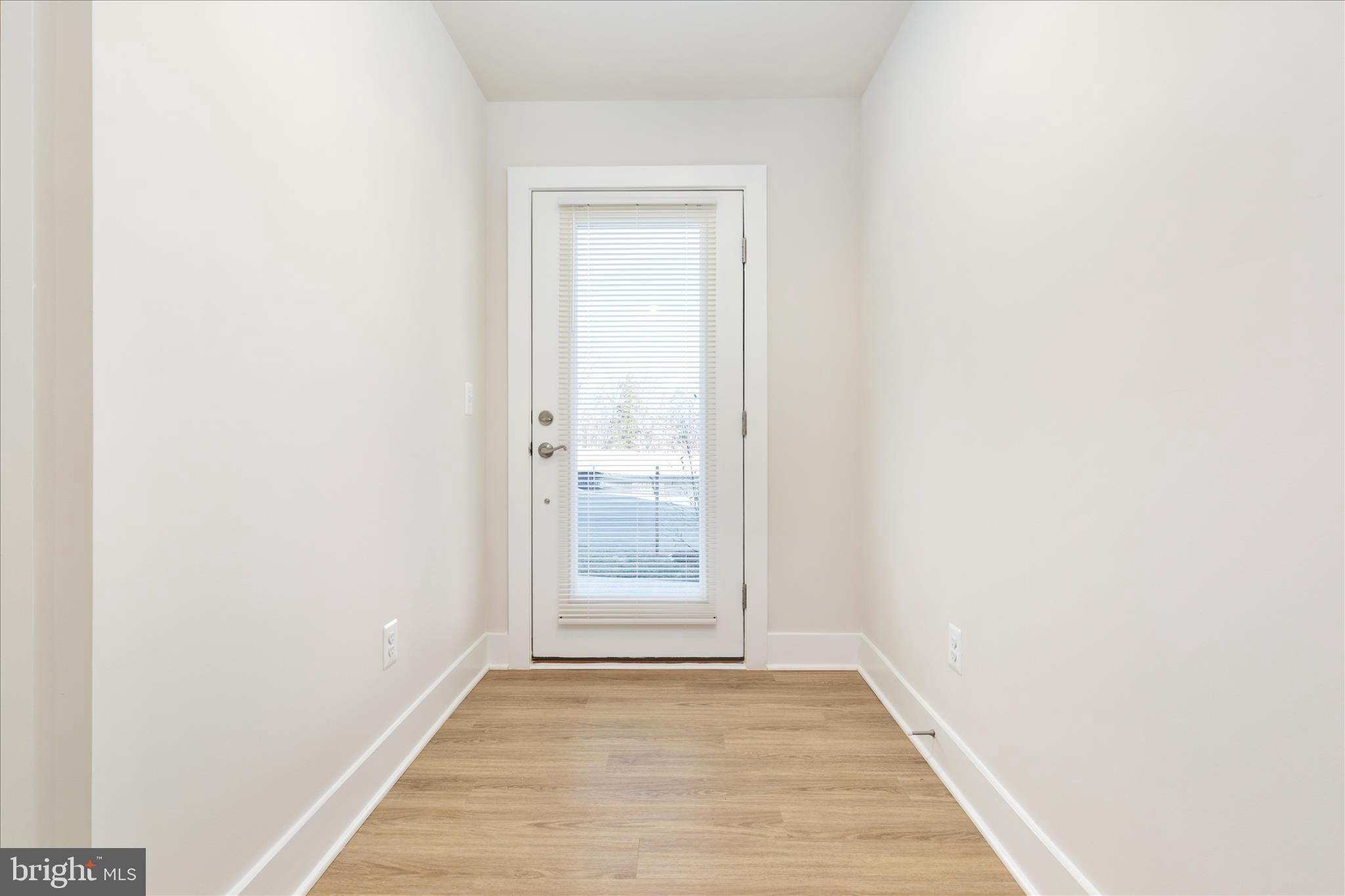 8796 Noether Street Manassas, VA 20110 - Photo 4 of 31