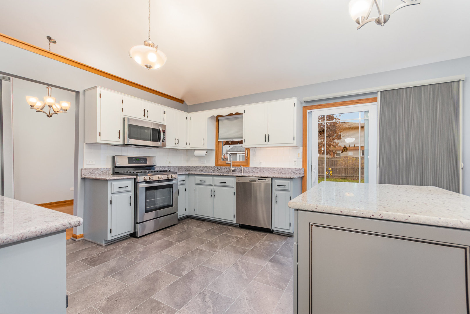 16517 Spangler Road Plainfield, IL 60586 - Photo 4 of 21 Gallery Image 4