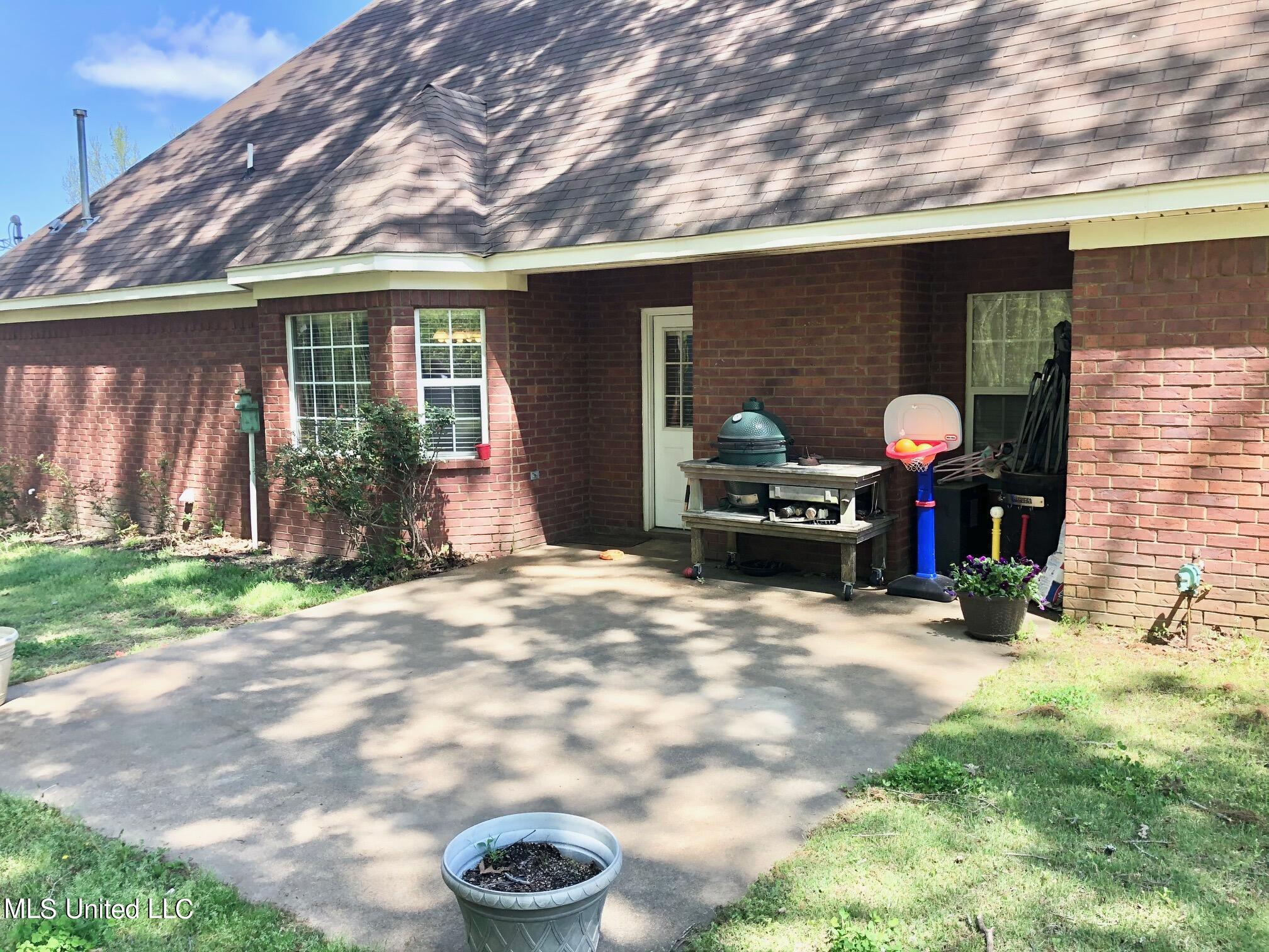 200 Roper Cove Byhalia, MS 38611 - Photo 5 of 21 IMG_9083
