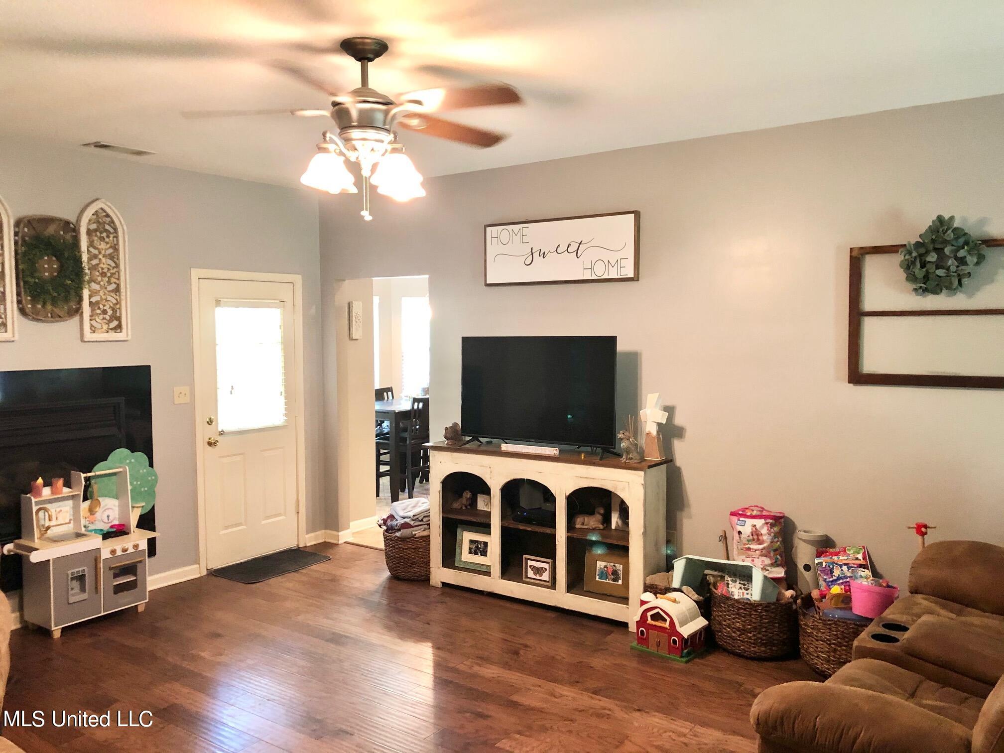 200 Roper Cove Byhalia, MS 38611 - Photo 9 of 21 IMG_9099