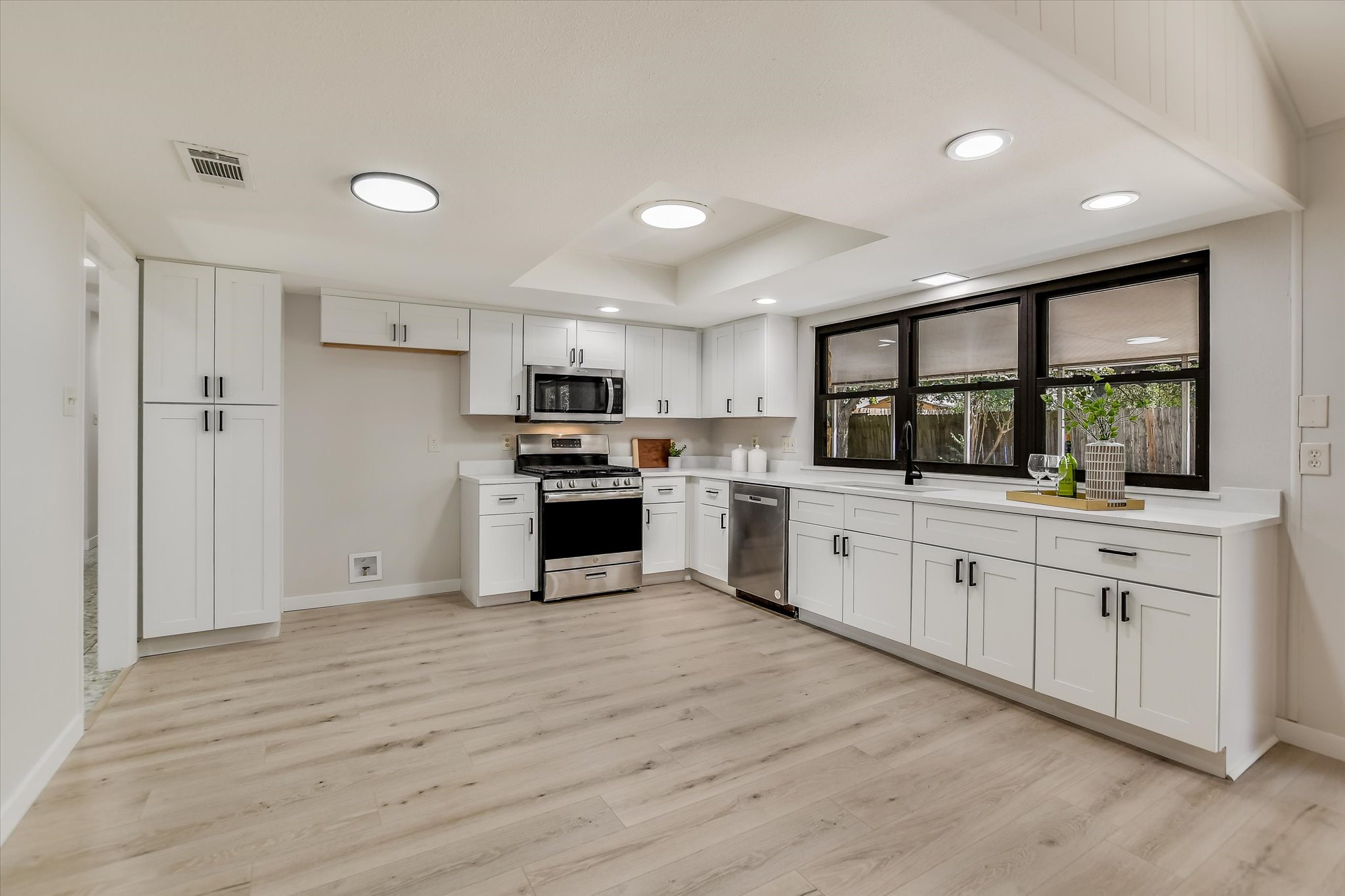 11501 Buckingham Road Austin, TX 78759 - Photo 14 of 39 Gallery Image 14