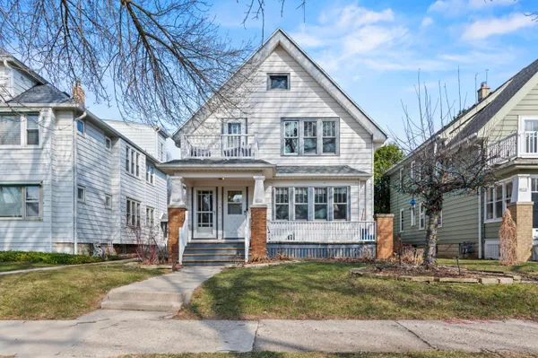 $290,000 | 4518 North Woodburn Street, Shorewood, WI 53211