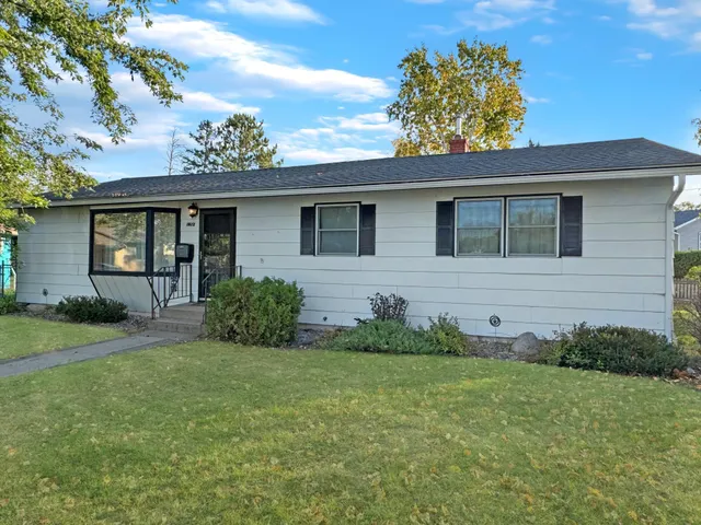 $179,900 | 1812 America Court Northwest, Bemidji, MN 56601