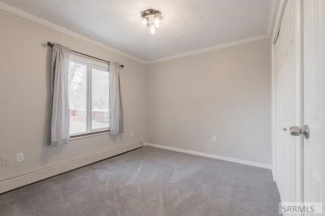 $300,000 | 745 West Main Street, St. Anthony, ID 83445