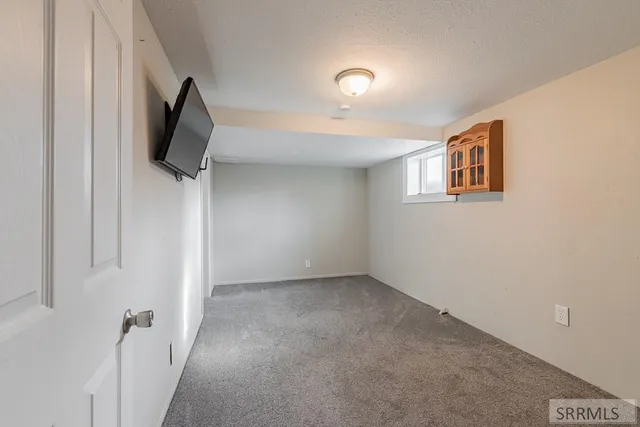 $300,000 | 745 West Main Street, St. Anthony, ID 83445