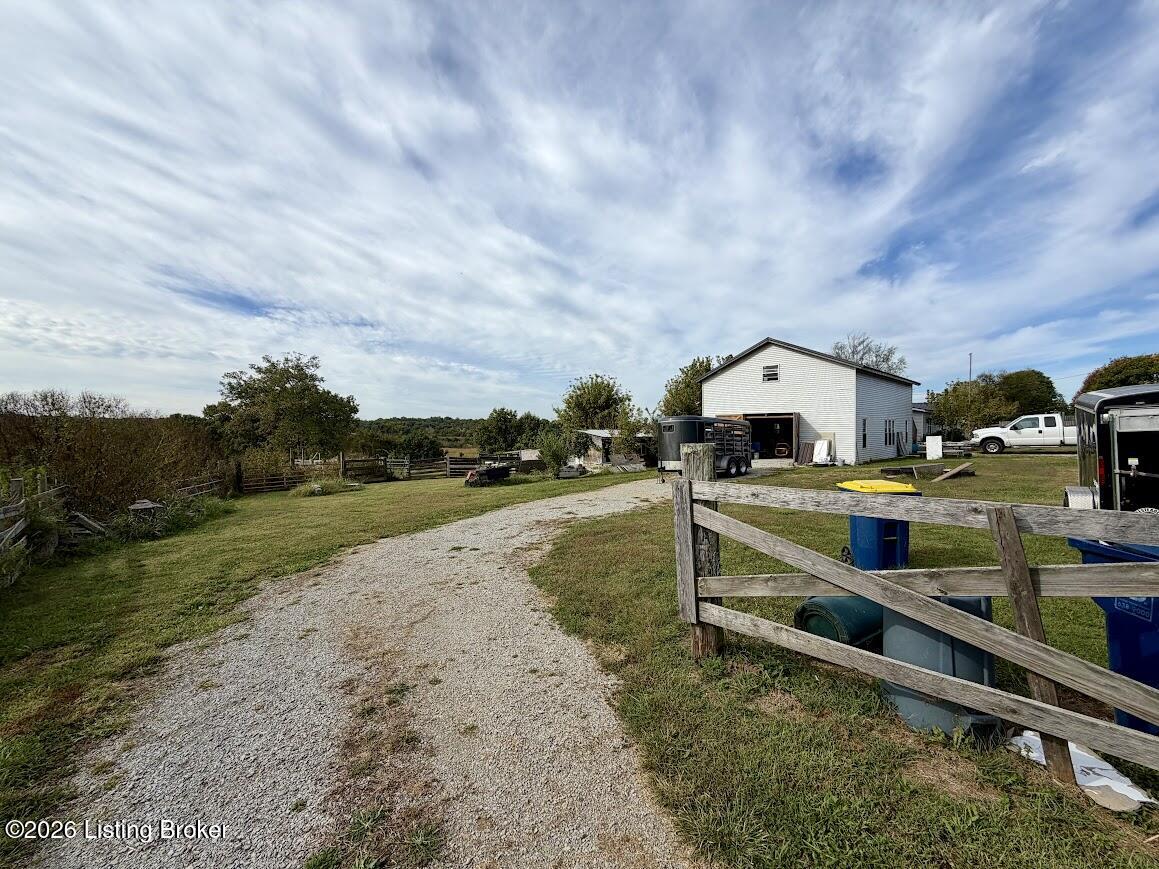 373 Ockerman Road Bloomfield, KY 40008 - Photo 29 of 35 garage entrance