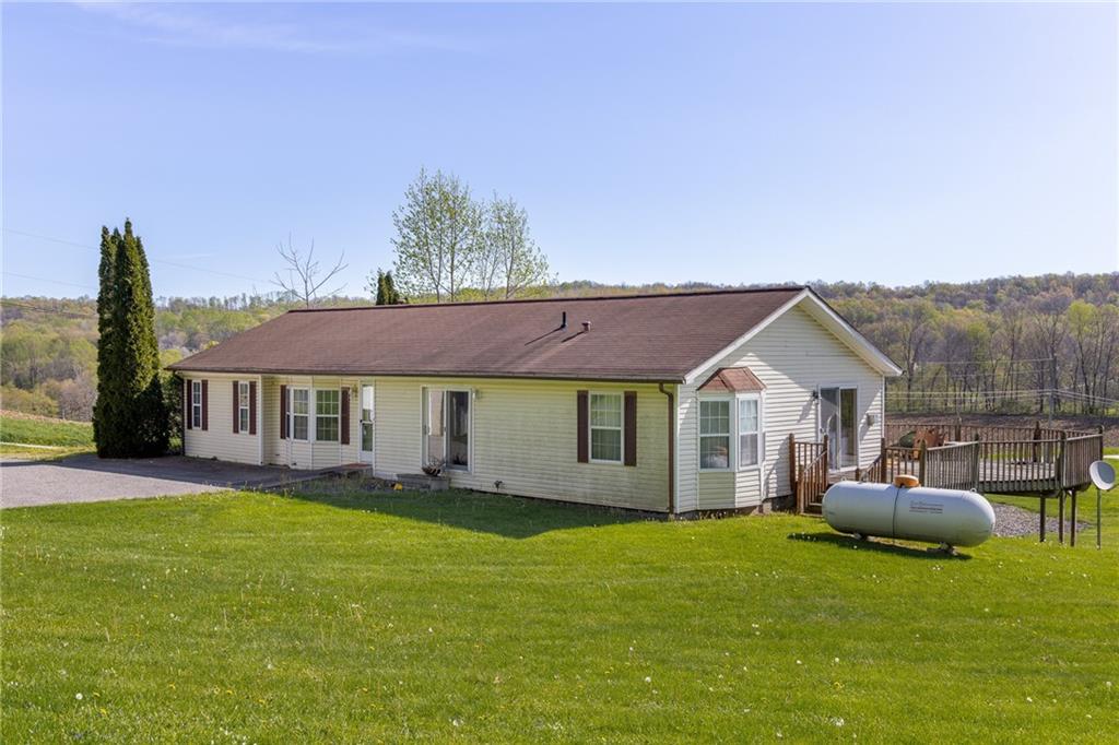 384 Old Sharon Road Mercer, PA 16137 - Photo 2 of 29 Gallery Image 2